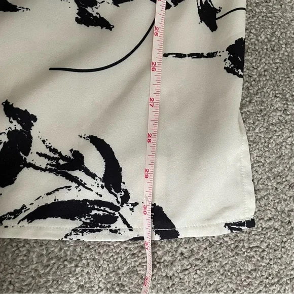 3/$45 Crème Floral Midi Skirt - Picture 6 of 6